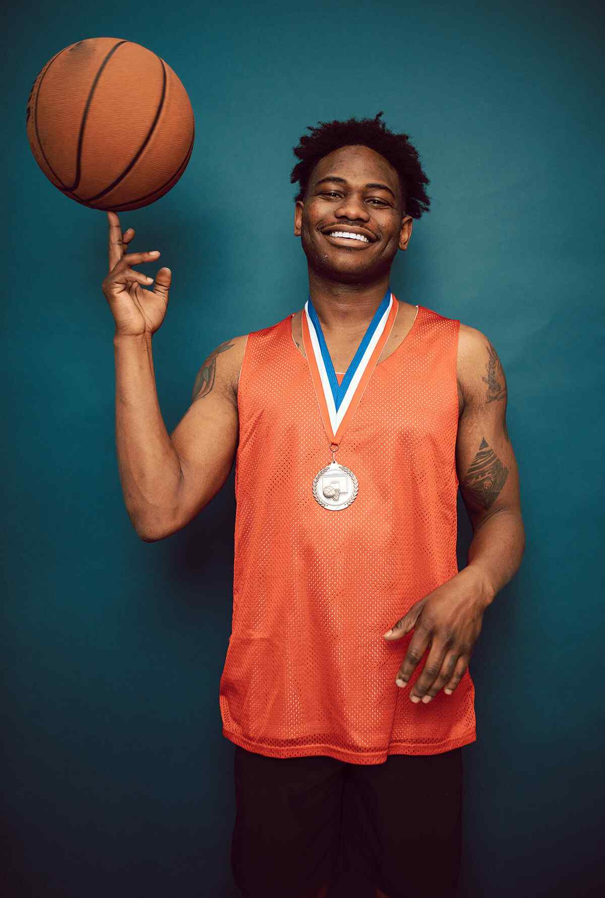 https://diondreovertonfoundation.org/wp-content/uploads/2022/11/about_image_04.jpg